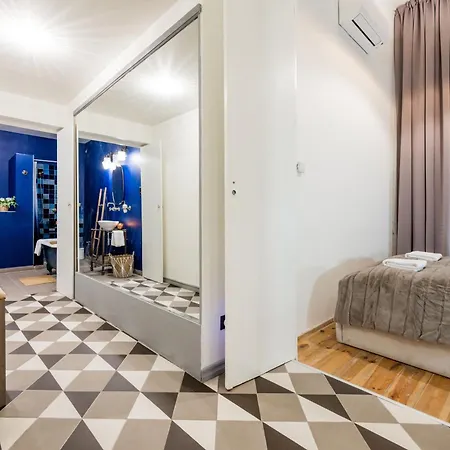 Spacious Wellness Retreat By Dohany Synagogue Apartment