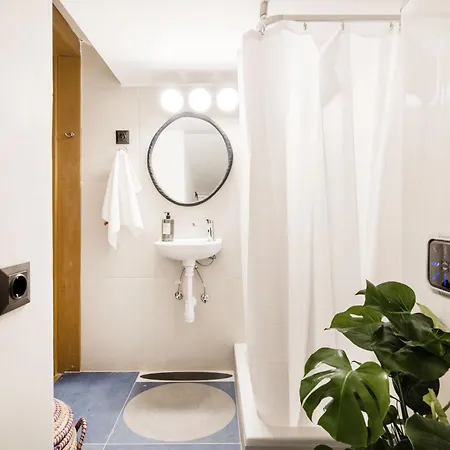 Apartment Spacious Wellness Retreat By Dohany Synagogue